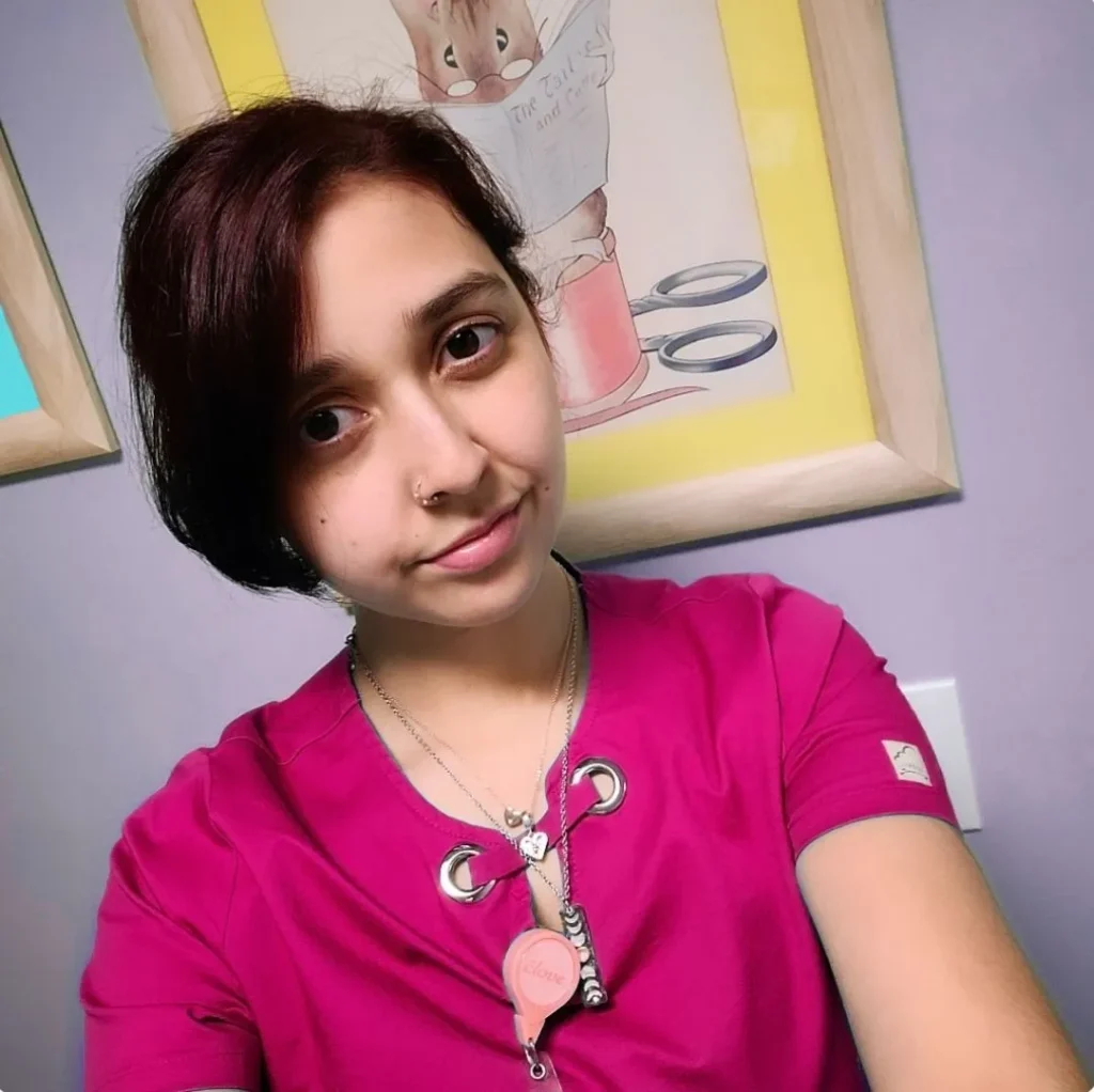Jasbeth, Receptionist